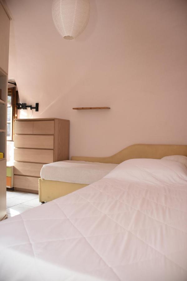 Casa Vacanze E Brevi Periodi Alla Porta Etrusca La Panchina Al Sole 볼테라 외부 사진