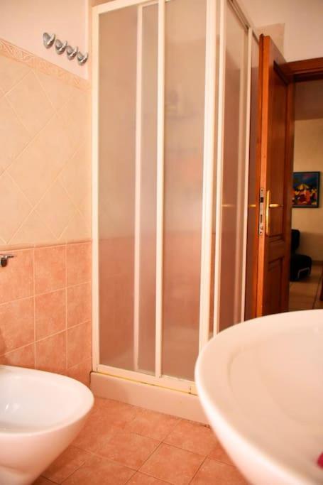 Casa Vacanze E Brevi Periodi Alla Porta Etrusca La Panchina Al Sole 볼테라 외부 사진