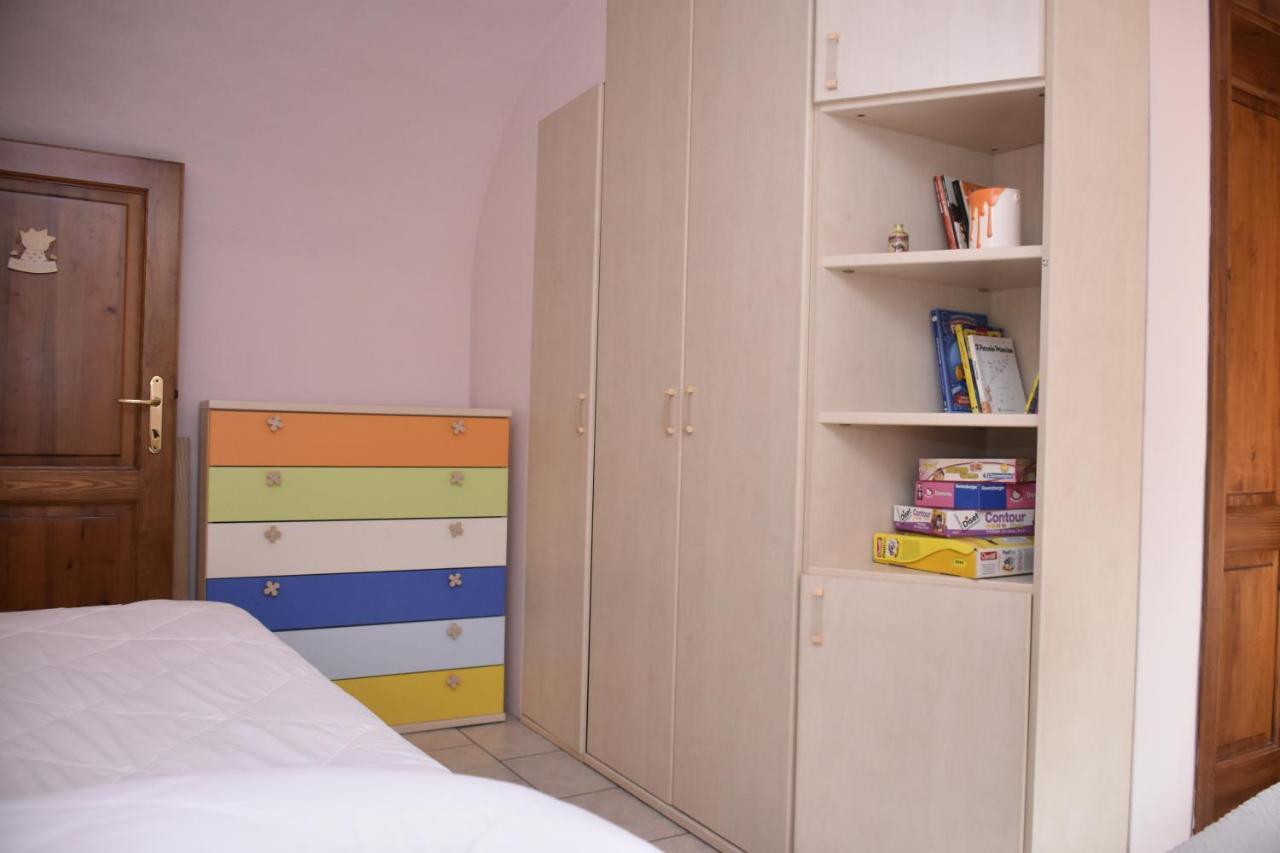 Casa Vacanze E Brevi Periodi Alla Porta Etrusca La Panchina Al Sole 볼테라 외부 사진